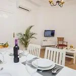Appartamento Singularstays Seu V Valenza